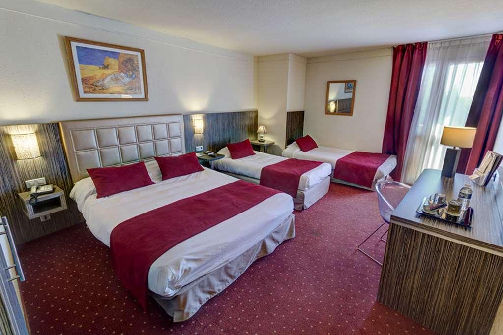 Atrium Centre Hotel 3*
