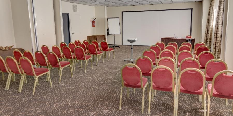 Atrium Centre Hotel 3*