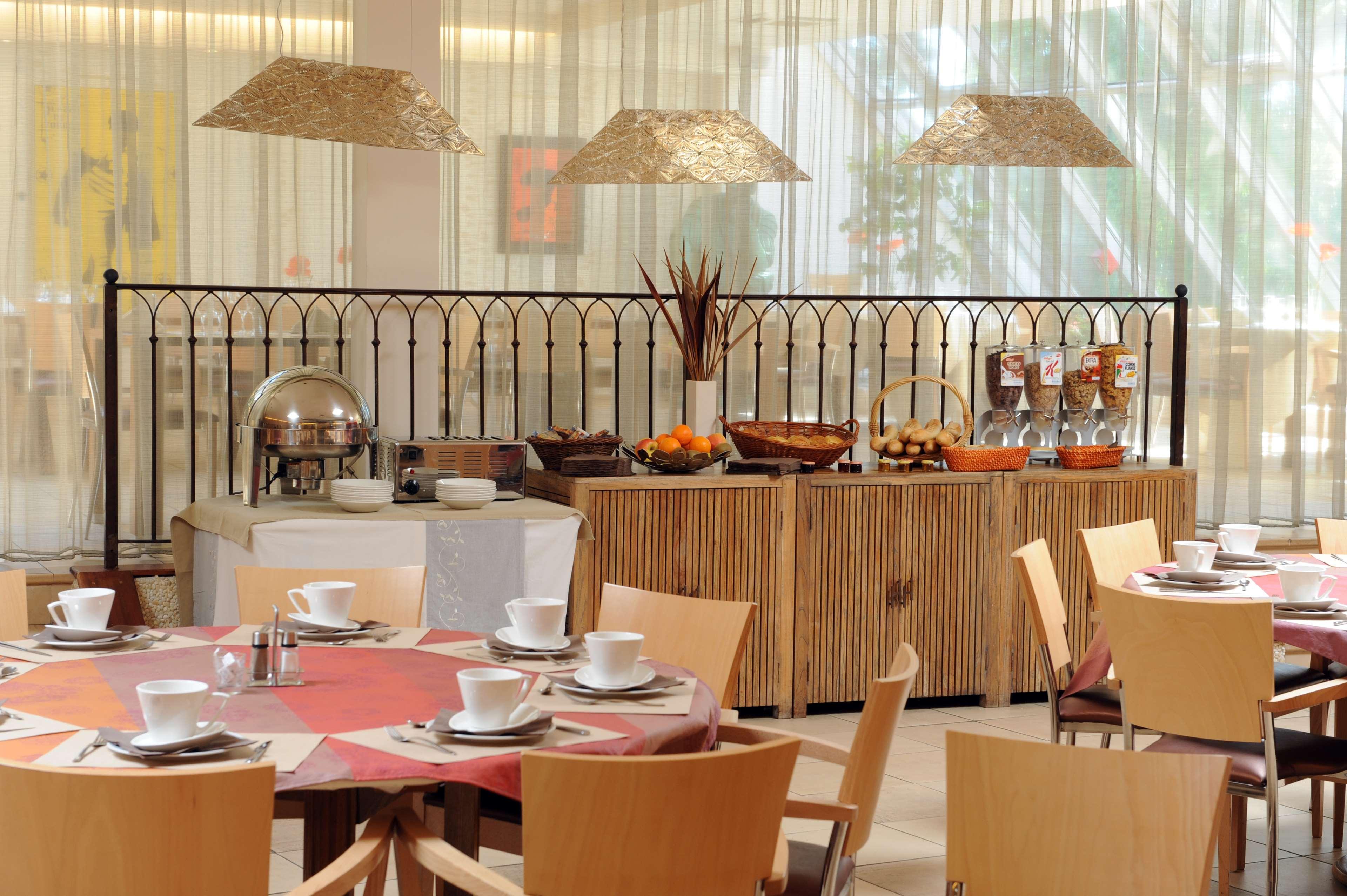 Atrium Centre Hotel