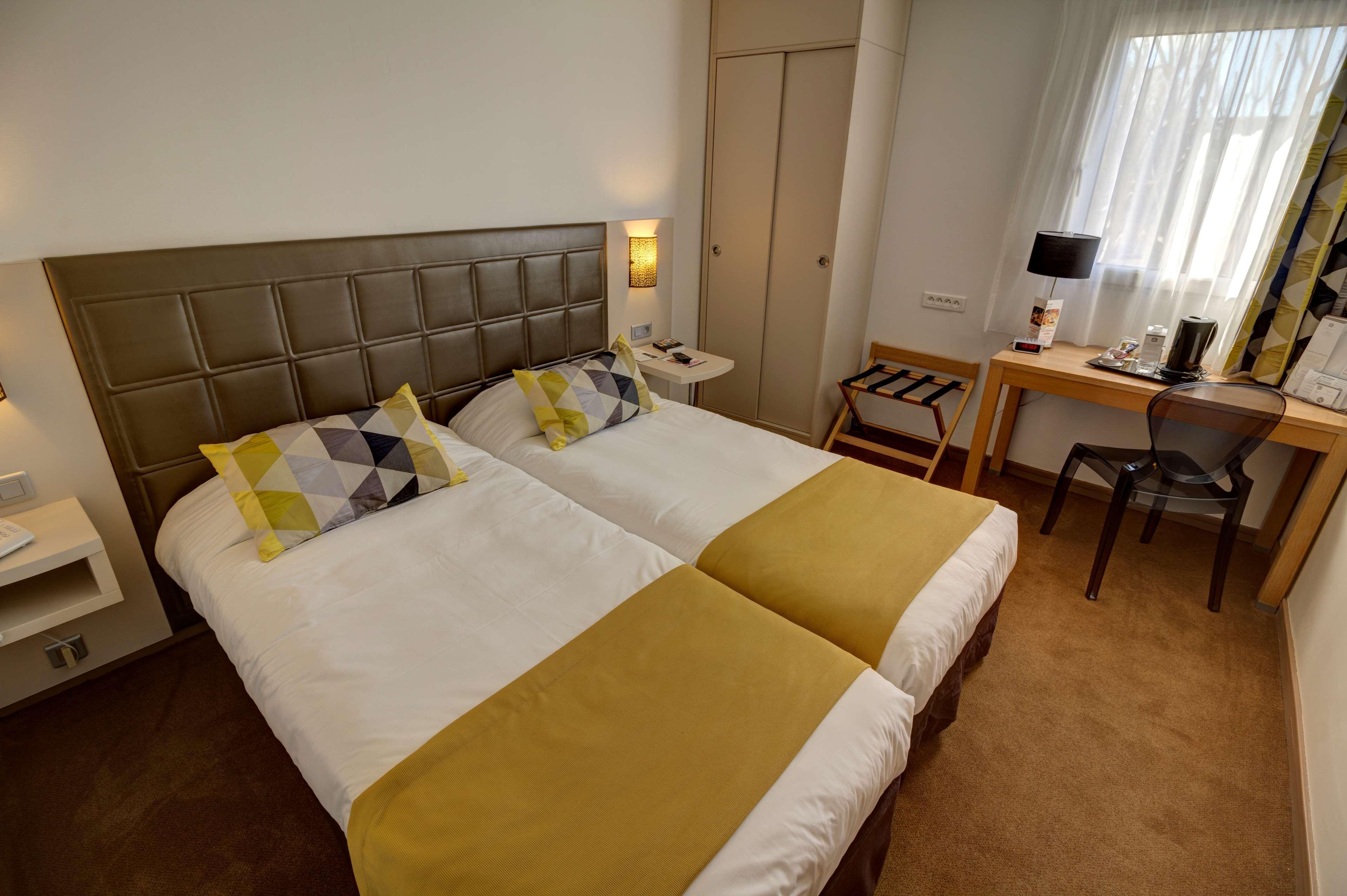 Atrium Centre Hotel