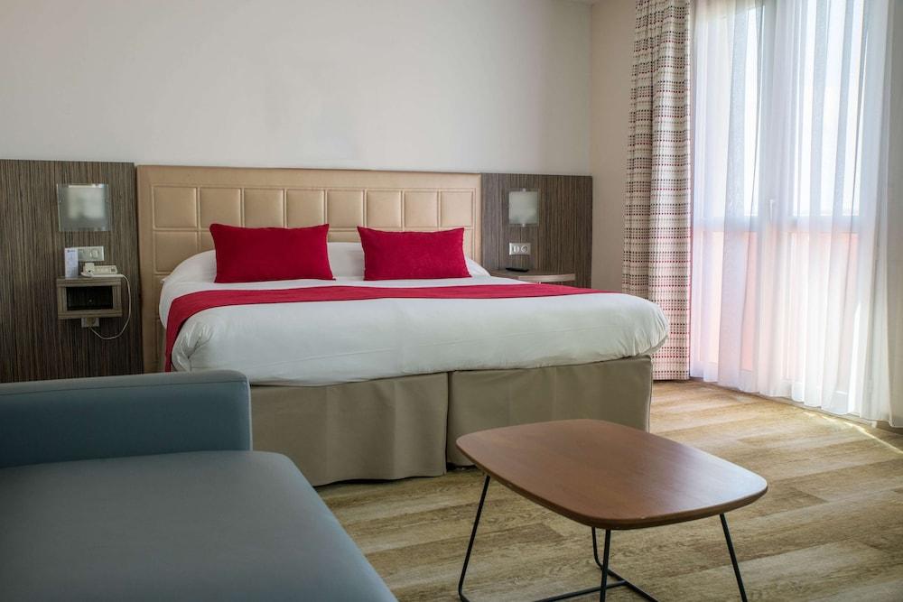 Atrium Centre Hotel